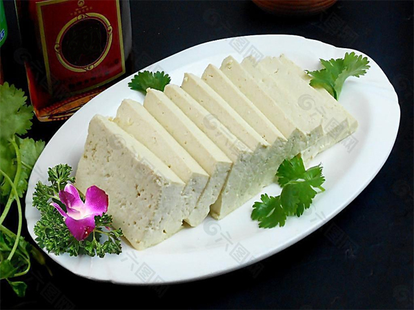 企業(yè)食堂承包廠家分享豆腐和什么食物搭營(yíng)養(yǎng)才較好